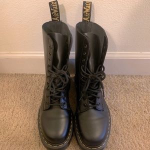 Dr Martens 1460 10 eye bex boots in black size 9